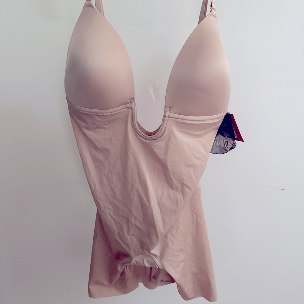 NWT Spanx low plunge bodysuit